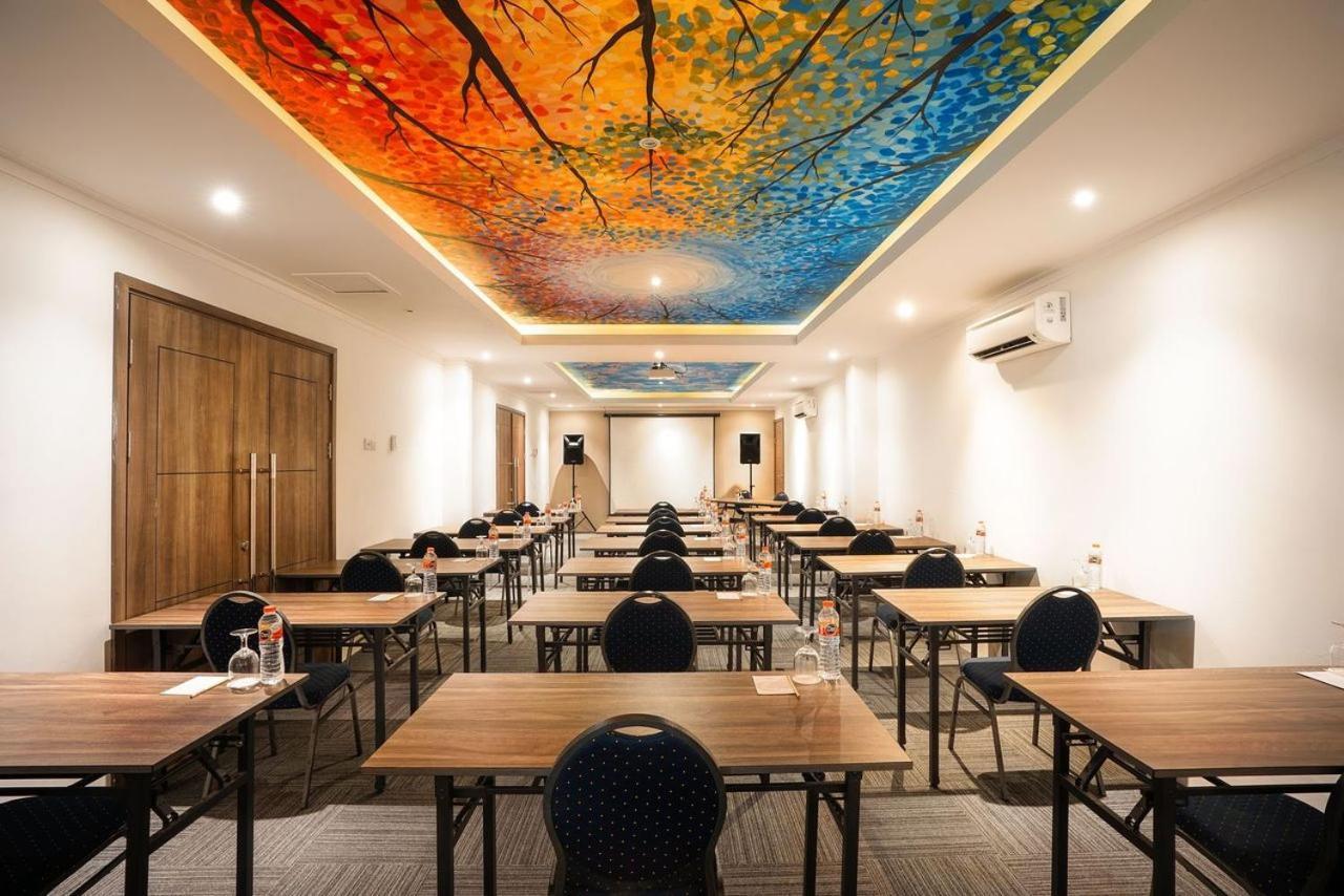 Kaloka Airport Hotel Sumbawa Besar Dış mekan fotoğraf