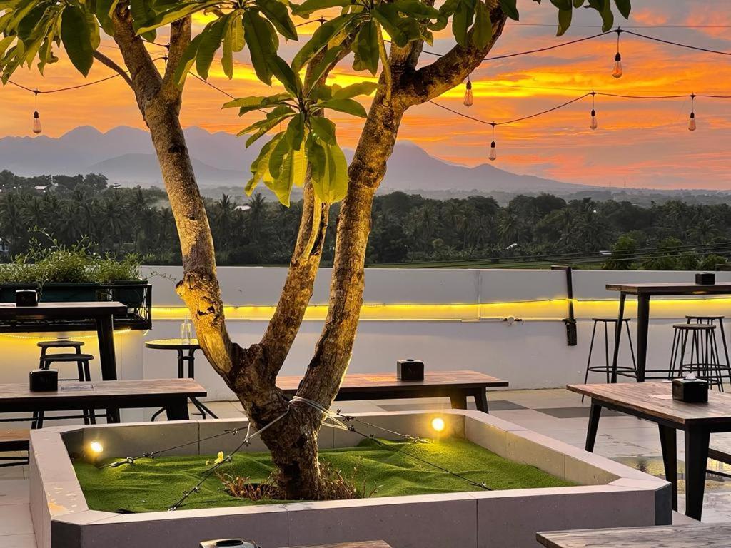 Kaloka Airport Hotel Sumbawa Besar Dış mekan fotoğraf
