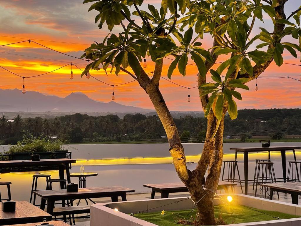 Kaloka Airport Hotel Sumbawa Besar Dış mekan fotoğraf
